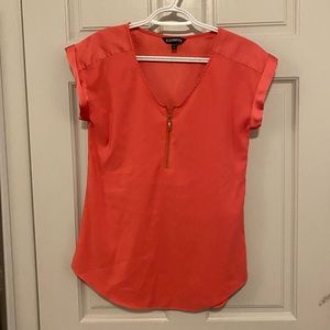 Women’s Express Short sleeve blouse front zip XS